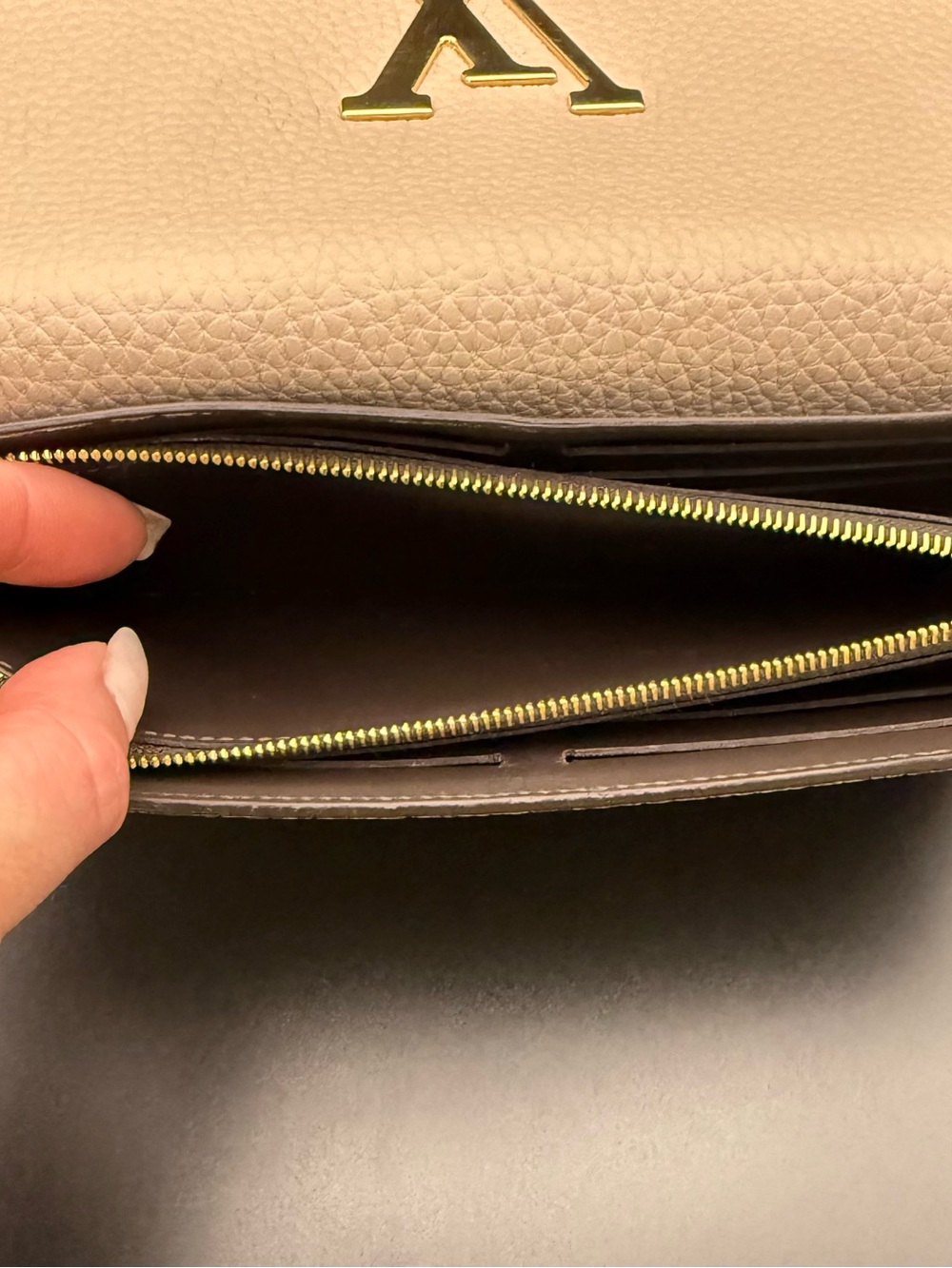 Louis Vuitton Cream Leather Flap Clutch with Gold LV Emblem - Picture 9 of 13